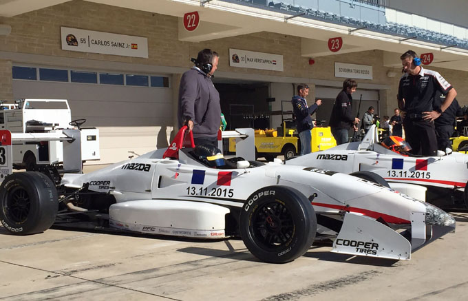 Rinus van Kalmthout snelle leerling bij Formuleauto Mazda Road to Indy-test